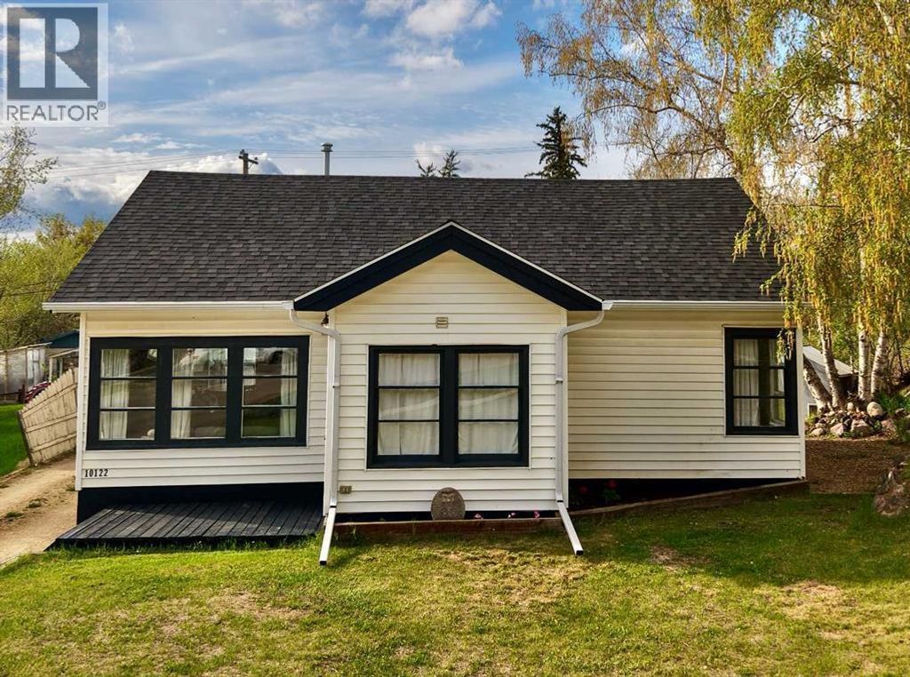 10122 106 Avenue, Peace River