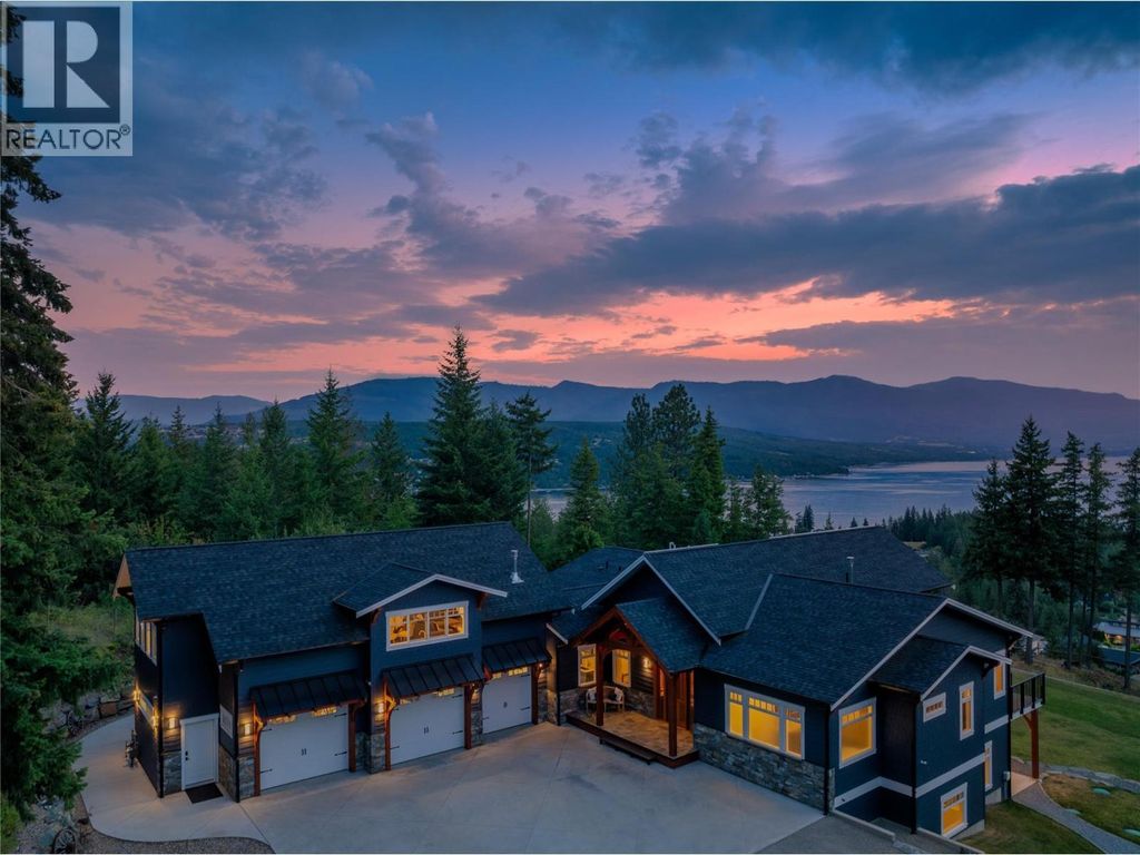 3401 Roncastle Road, Blind Bay