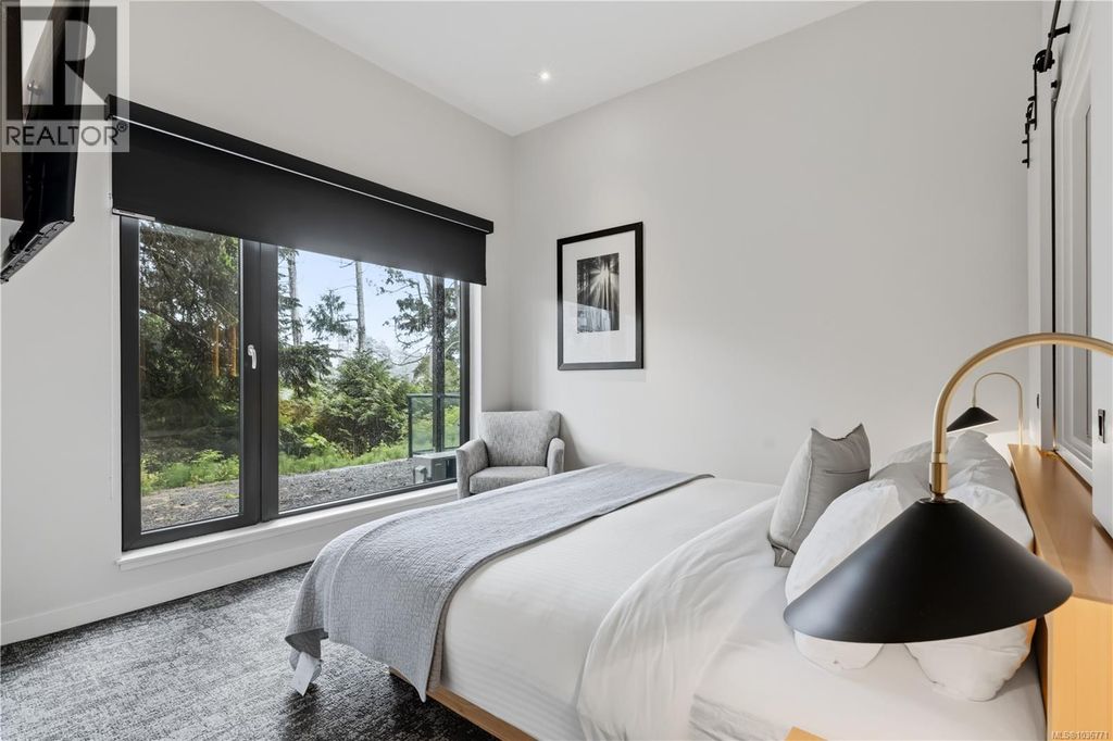 103 596 Marine Dr, Ucluelet