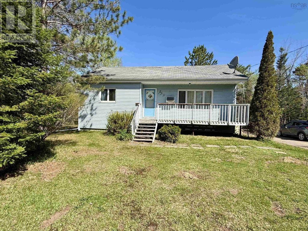 7427 Highway 14, Nine Mile River