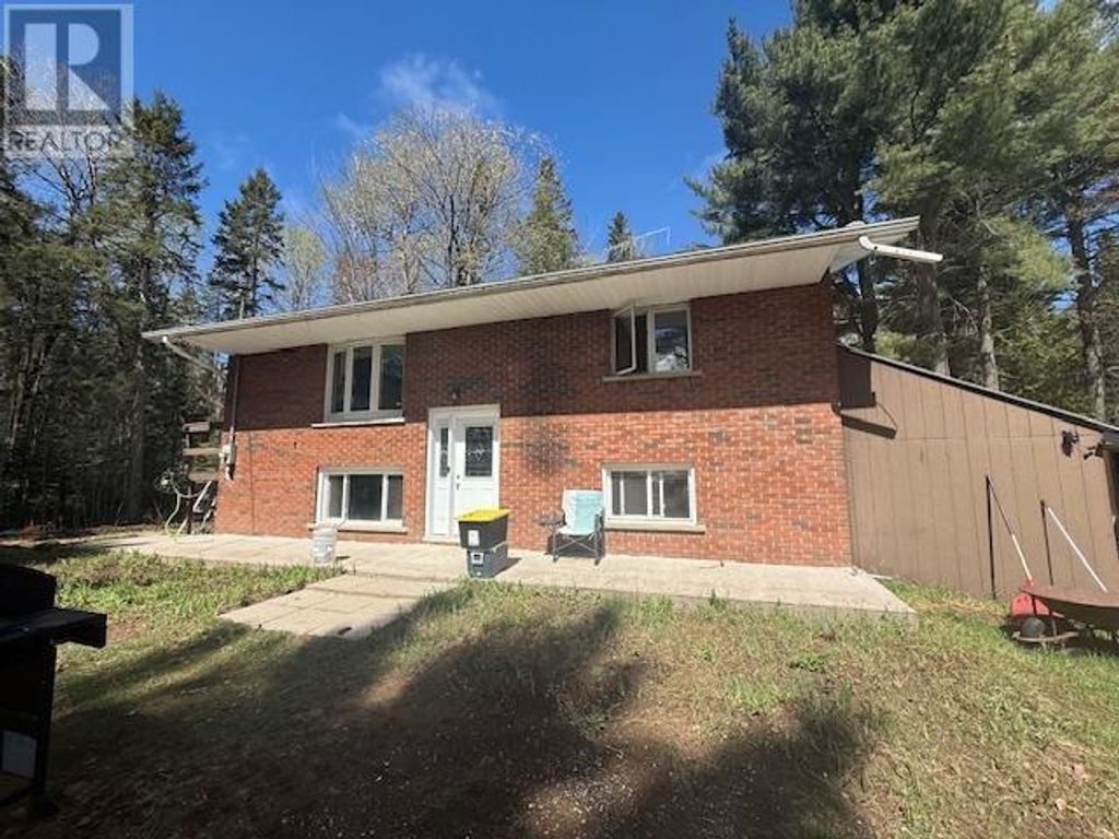 372 Highway 552 W, Goulais River