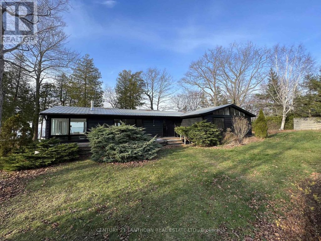 240 Salmon Point Road, Prince Edward County (athol Ward)