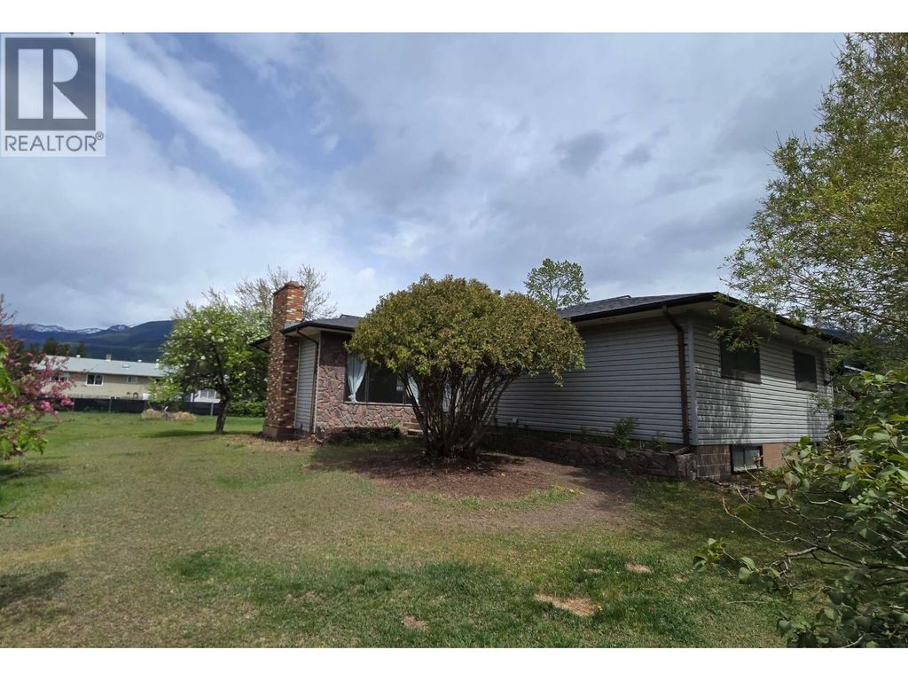 1410 7th Avenue, Valemount