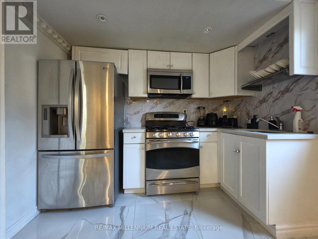 Lower - 66 Overlord Crescent, Toronto (malvern)