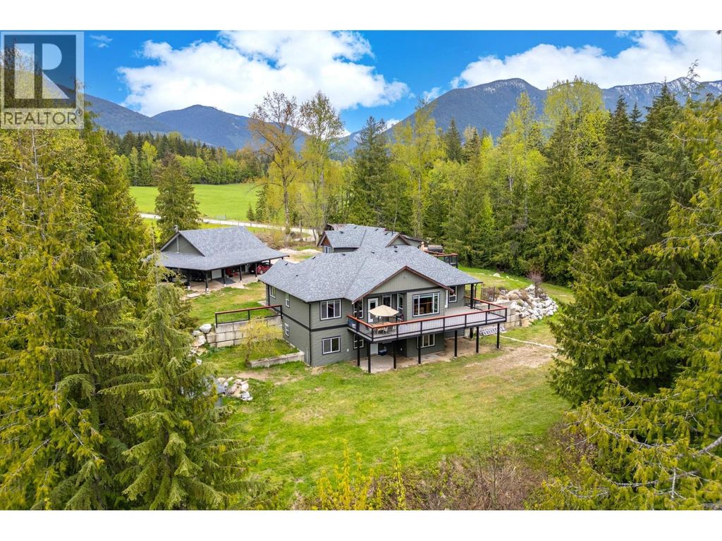 787 Crescent Bay Road, Nakusp