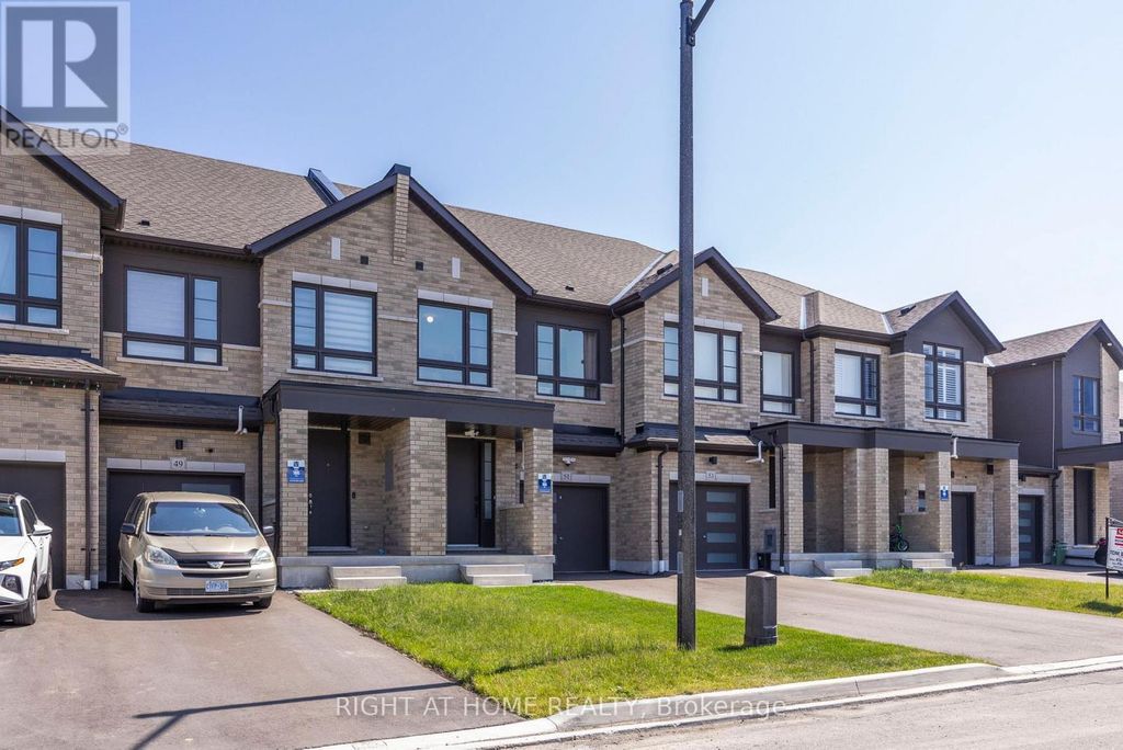 51 Peter Hogg Court, Whitby