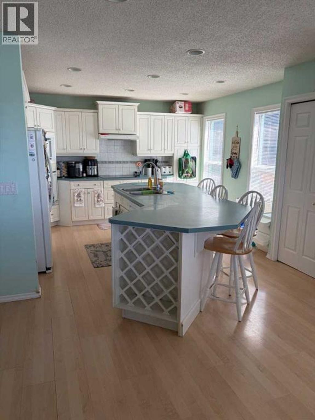 1065 East Chestermere Drive, Chestermere