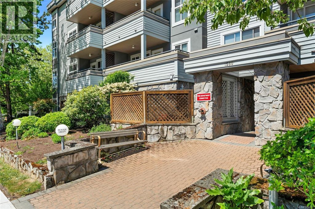 104 1580 Christmas Ave, Saanich