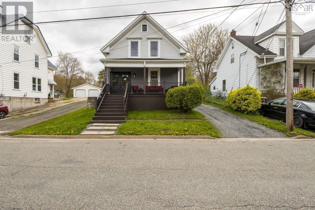154 Chestnut Street, Windsor