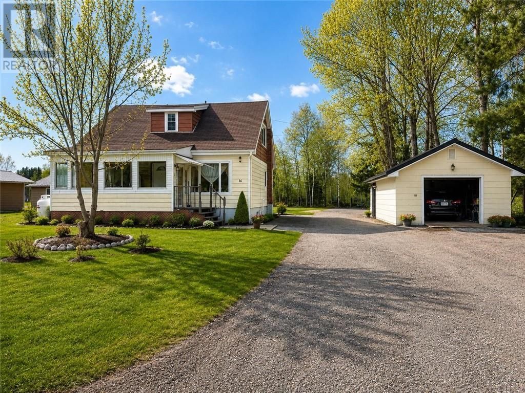 16 Clark, Gogama