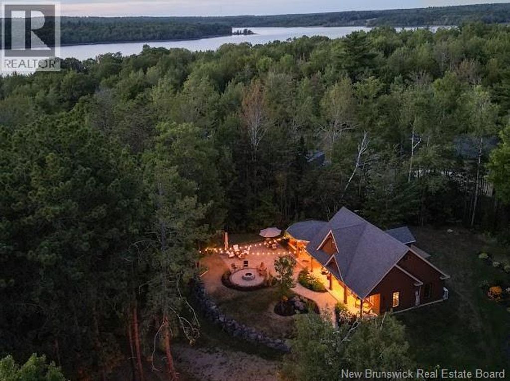 1152 Scenic Narrows Boulevard, Cambridge-Narrows