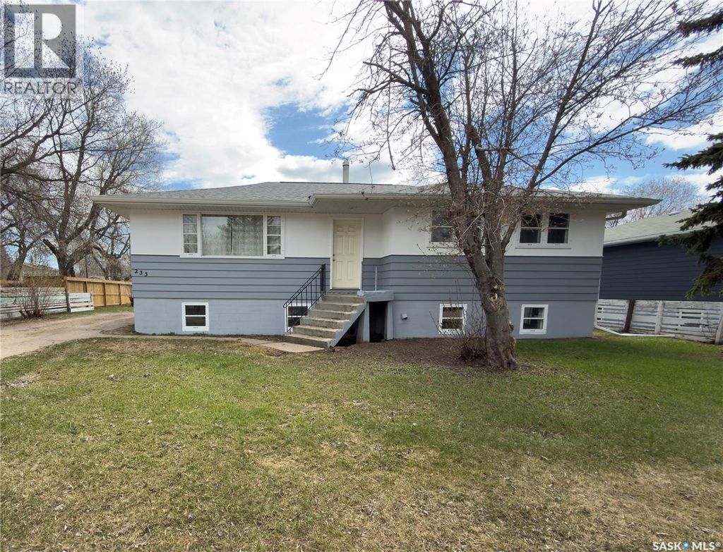 233 23rd Street W, Prince Albert