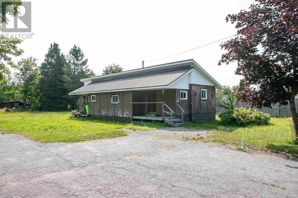 1118 Old Goulais Bay Rd, Sault Ste. Marie