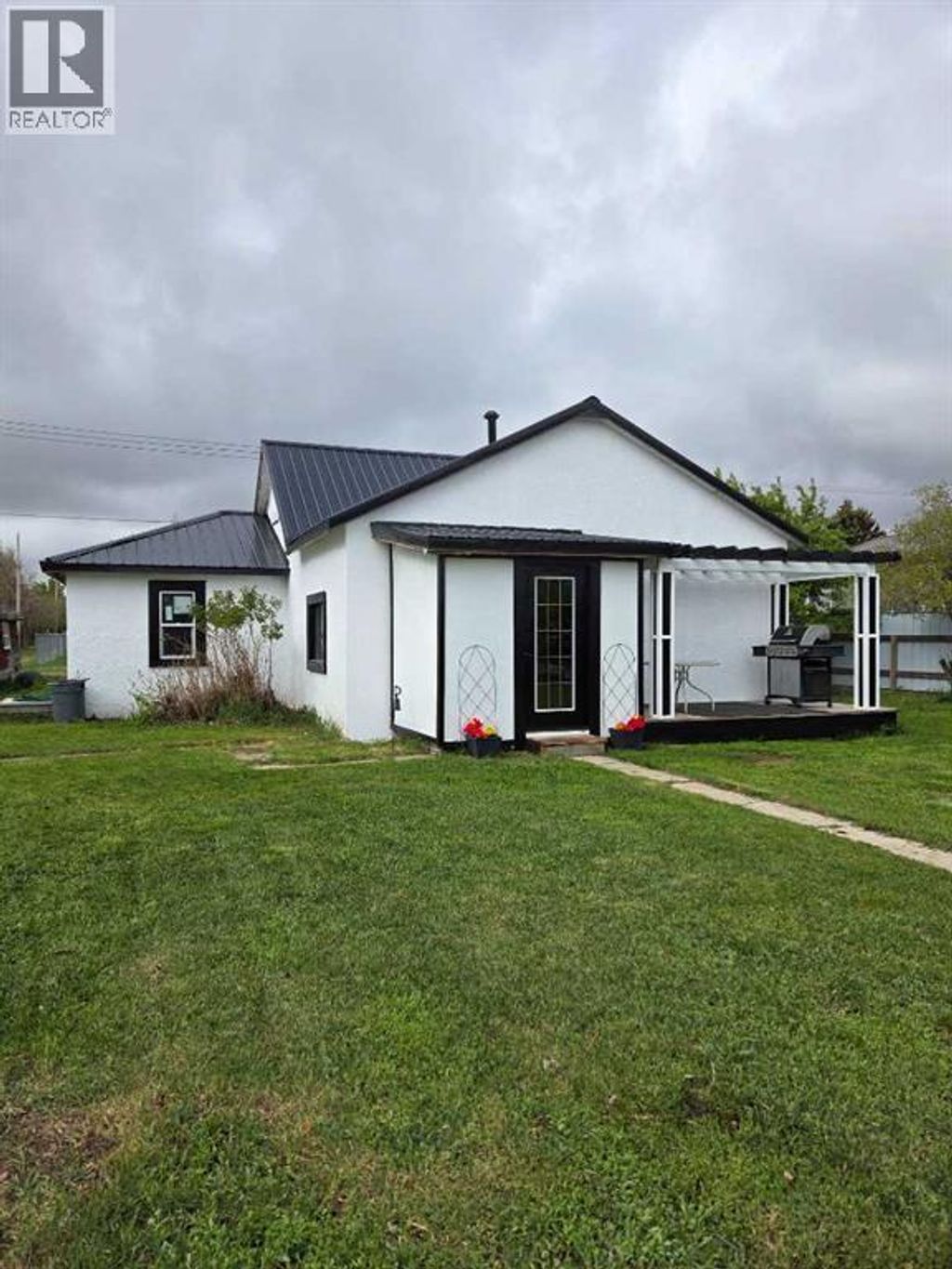 206 1 Avenue E, Foremost