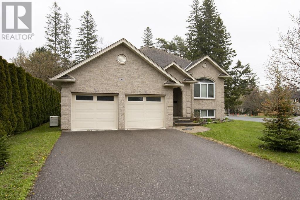 4 Parkdale Dr, Sault Ste. Marie