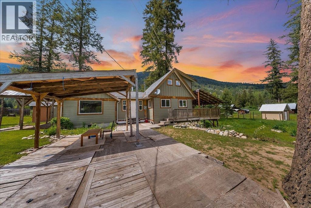 2018 Tarrys Road, Castlegar