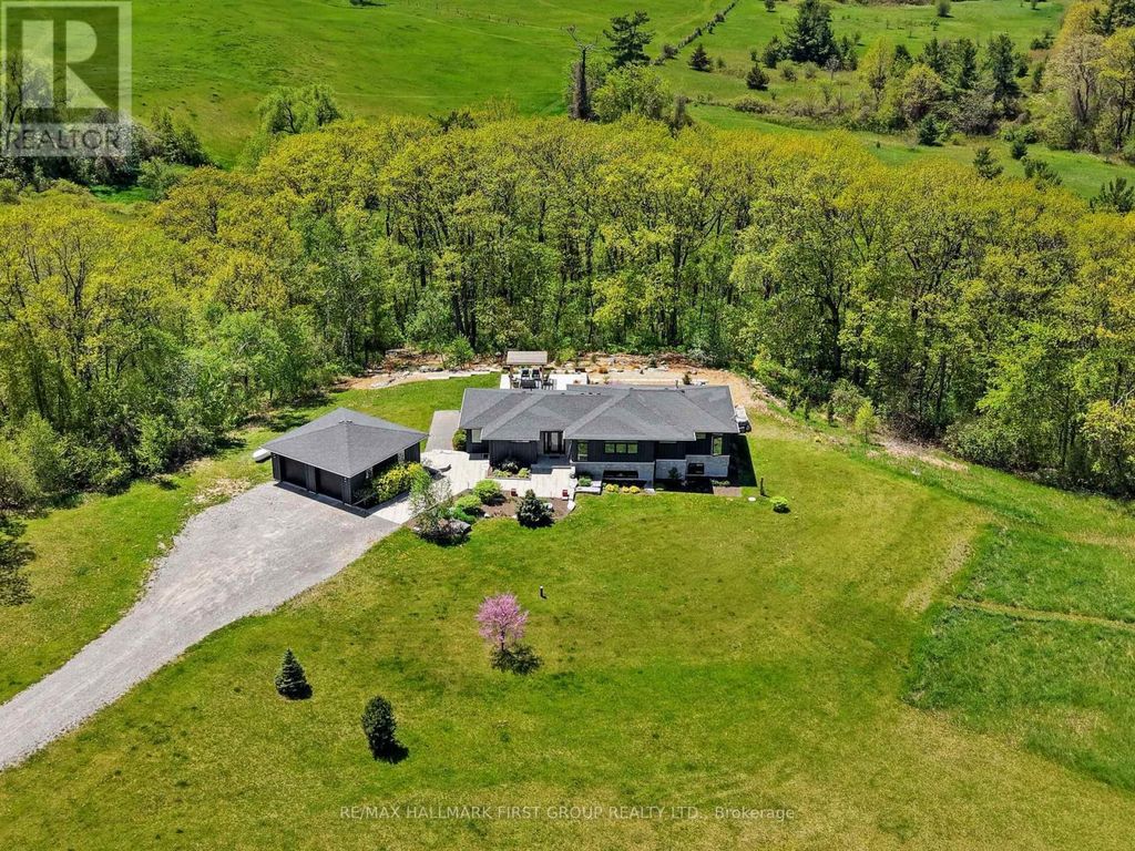 5206 Sully Road, Hamilton Township