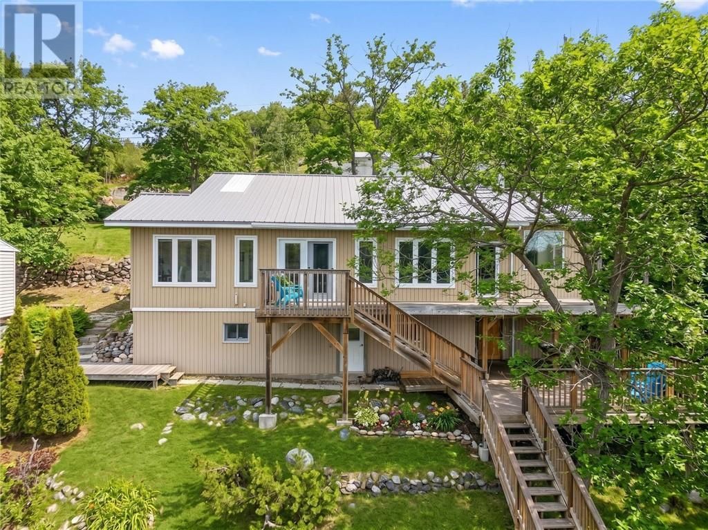 2113 Sunnyside Road, Sudbury