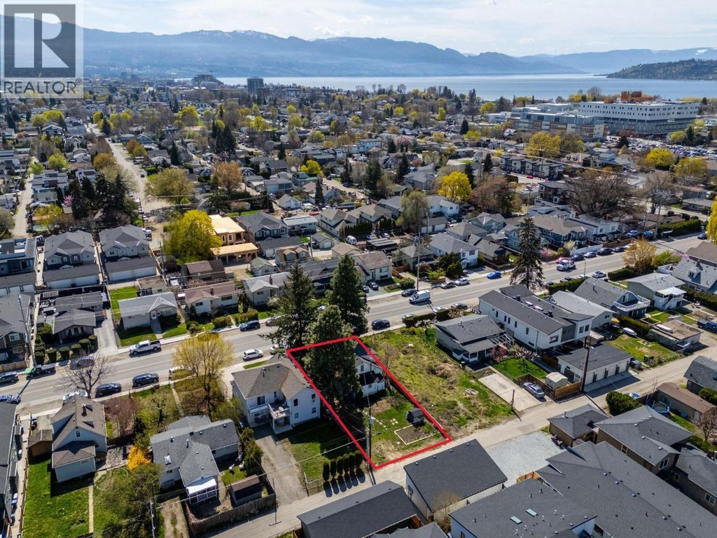 790 Cadder Avenue, Kelowna