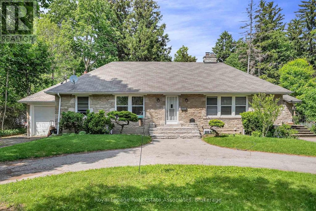 11 Ben Machree Drive, Mississauga (port Credit)