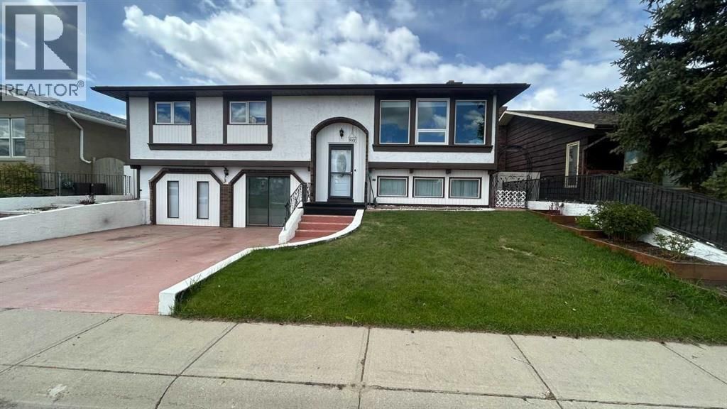 911 12 Street Se, High River
