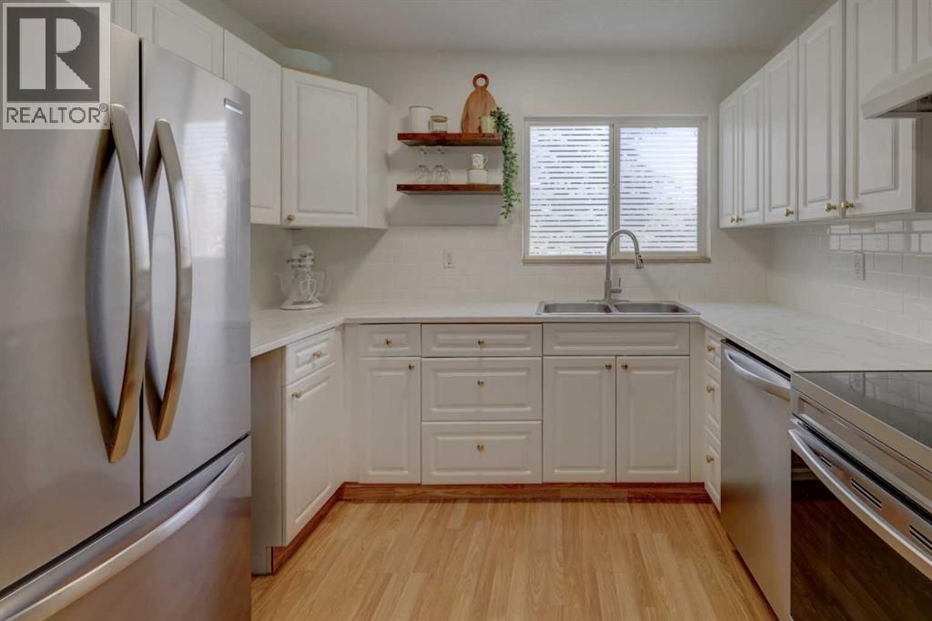 10, 707 Westmount Drive, Strathmore
