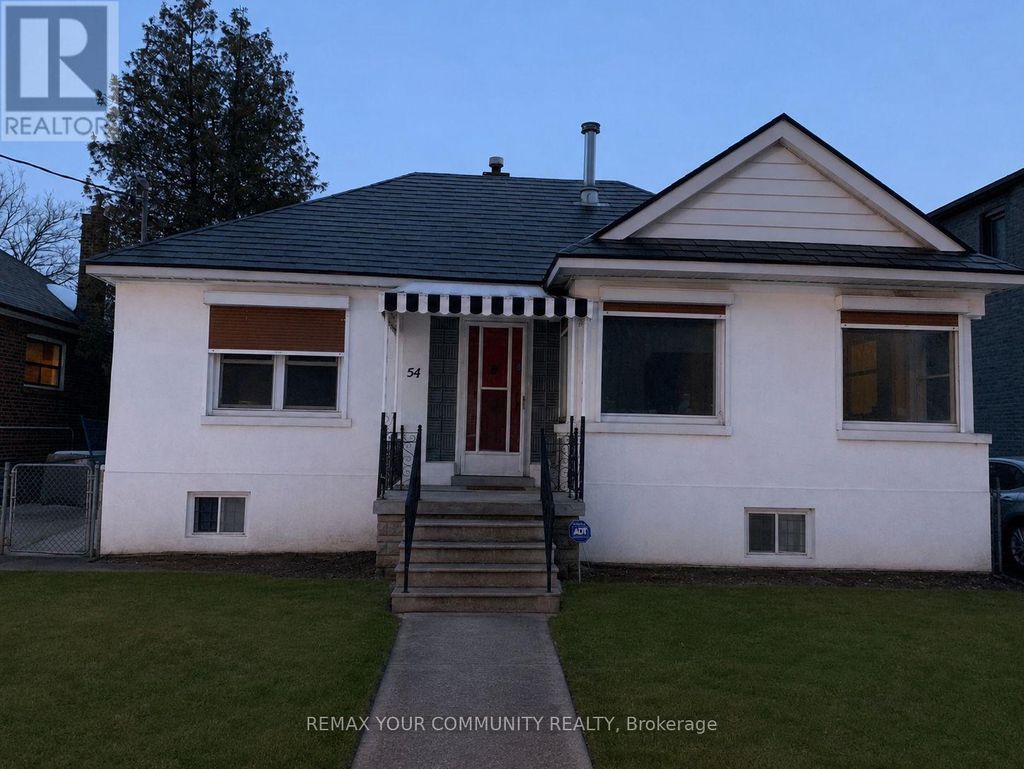 54 Ash Crescent, Toronto (long Branch)