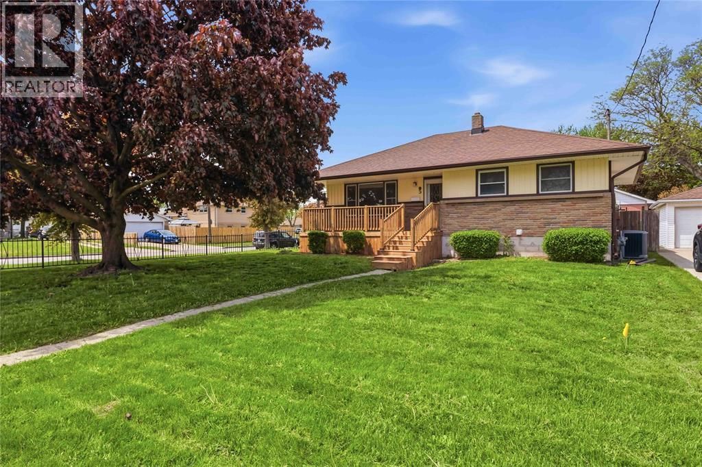 5 Aberdeen Avenue, Sarnia