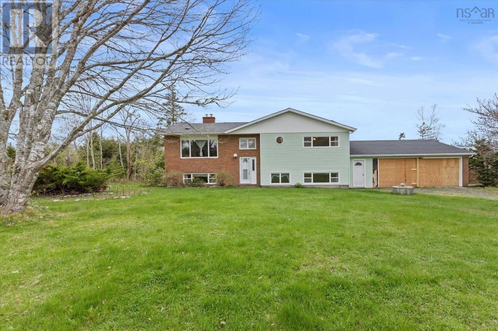 5407 Highway 3, East Jordan