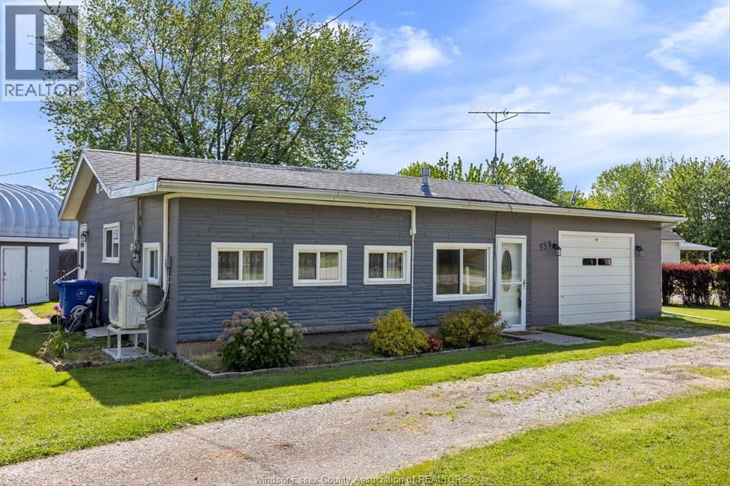559 County Rd 50 West, Colchester