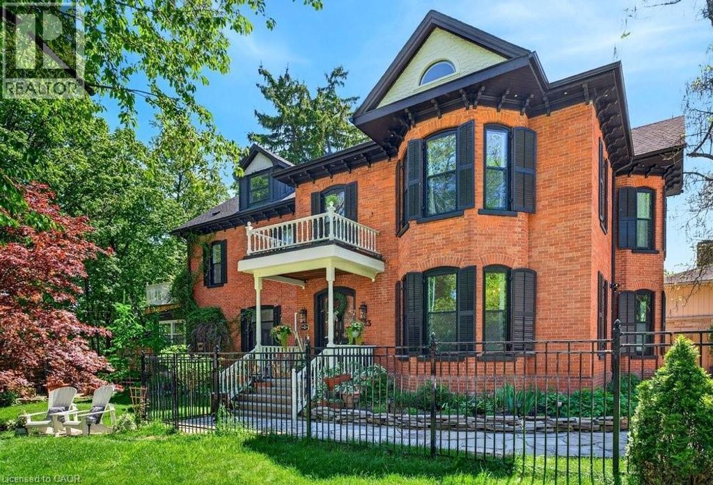 123 Main Street W, Grimsby