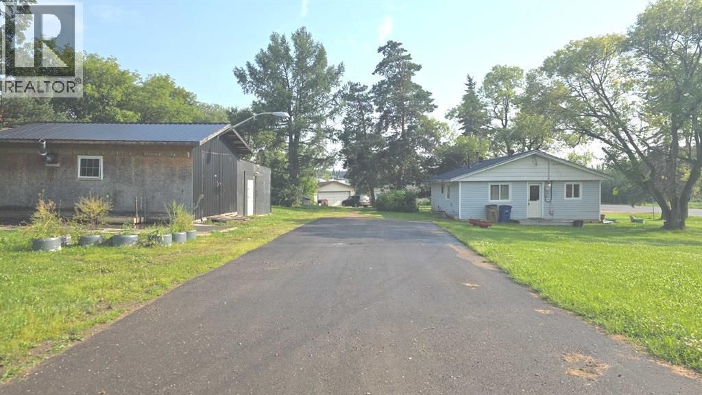 9930 103 Avenue, Plamondon