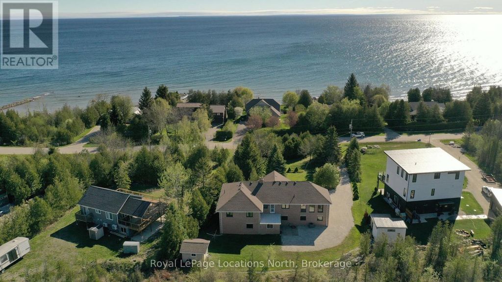 252 Lakeshore Road N, Meaford