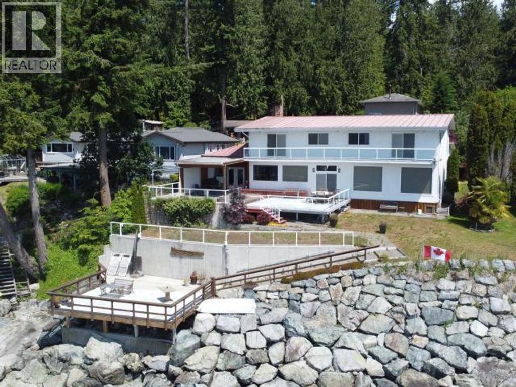 7397 Sturt Road, Powell River