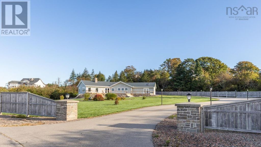 52 Captain Landers Court, Yarmouth