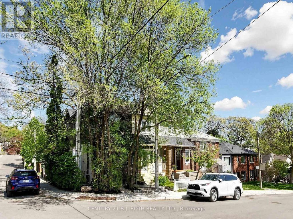 195 Wheeler Avenue, Toronto (the Beaches)