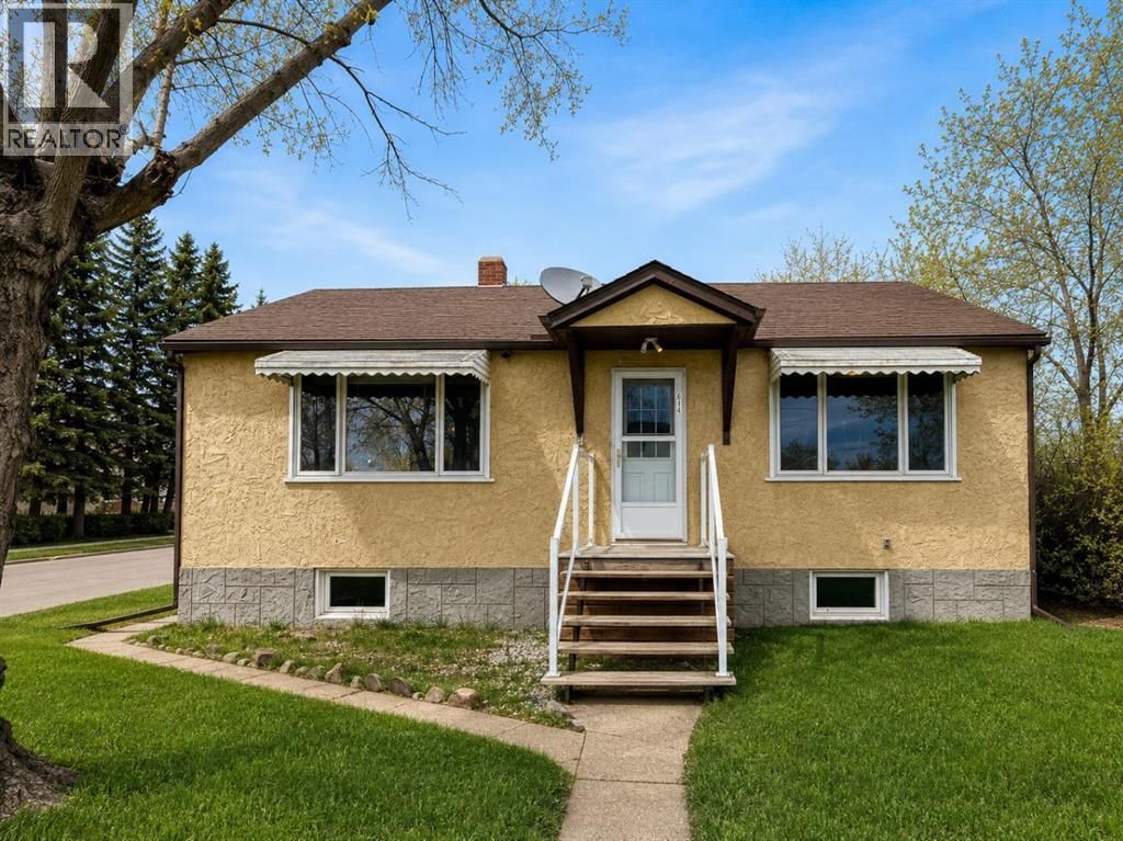 614 6 Avenue, Wainwright