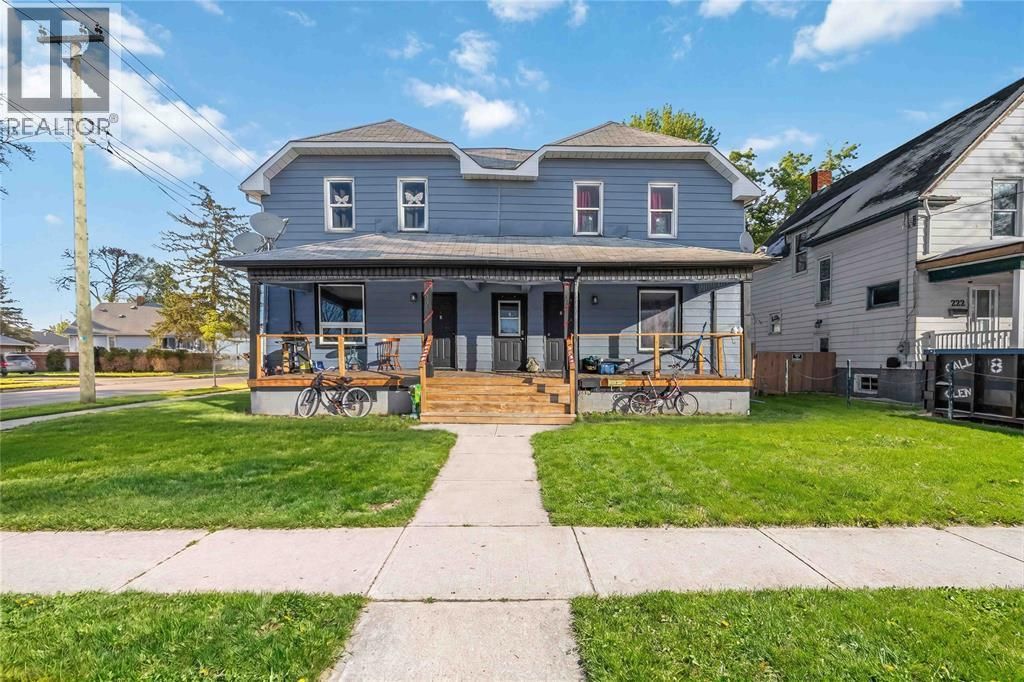 218-220 Mitton Street South, Sarnia