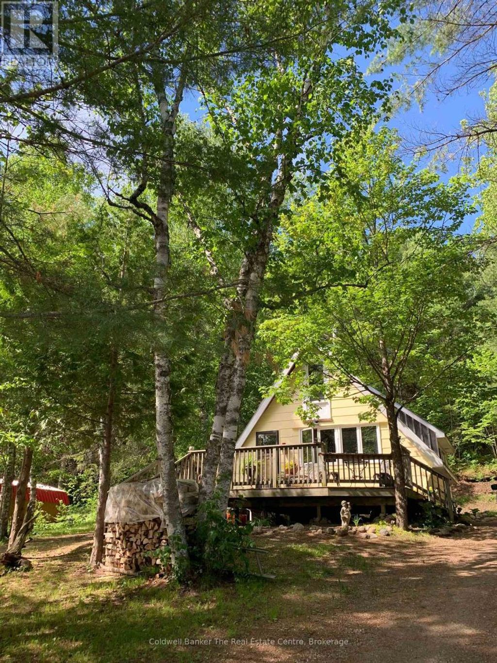 156 River Road, Joly
