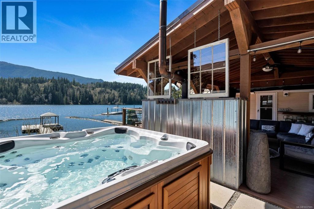 8624 North Shore Rd, Lake Cowichan