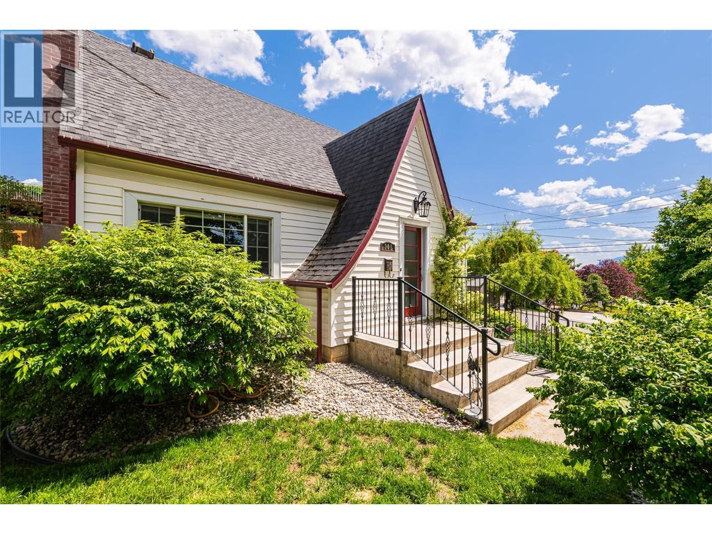 306 10th Avenue N, Creston