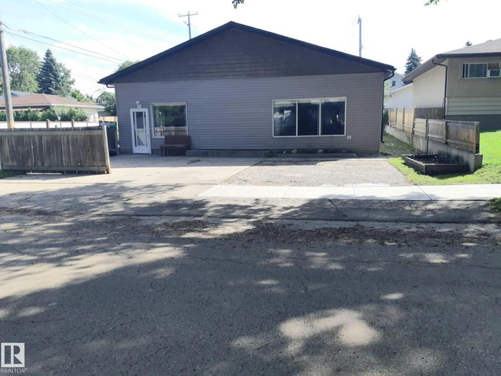 3809 112 Av Nw, Edmonton