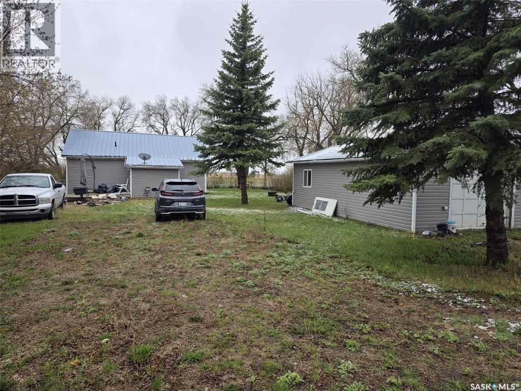 700 Railway Avenue, Dysart