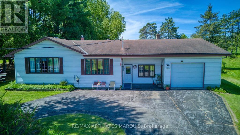 9851 Highway 42 Highway, Rideau Lakes