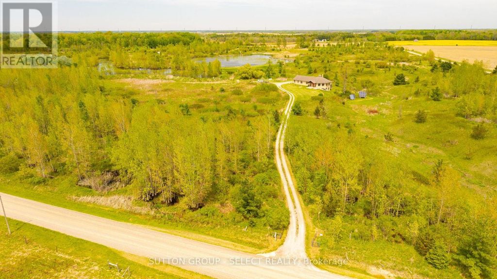 21170 Mayfair Road, Southwest Middlesex