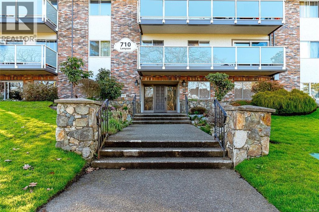 204 710 Lampson St, Esquimalt
