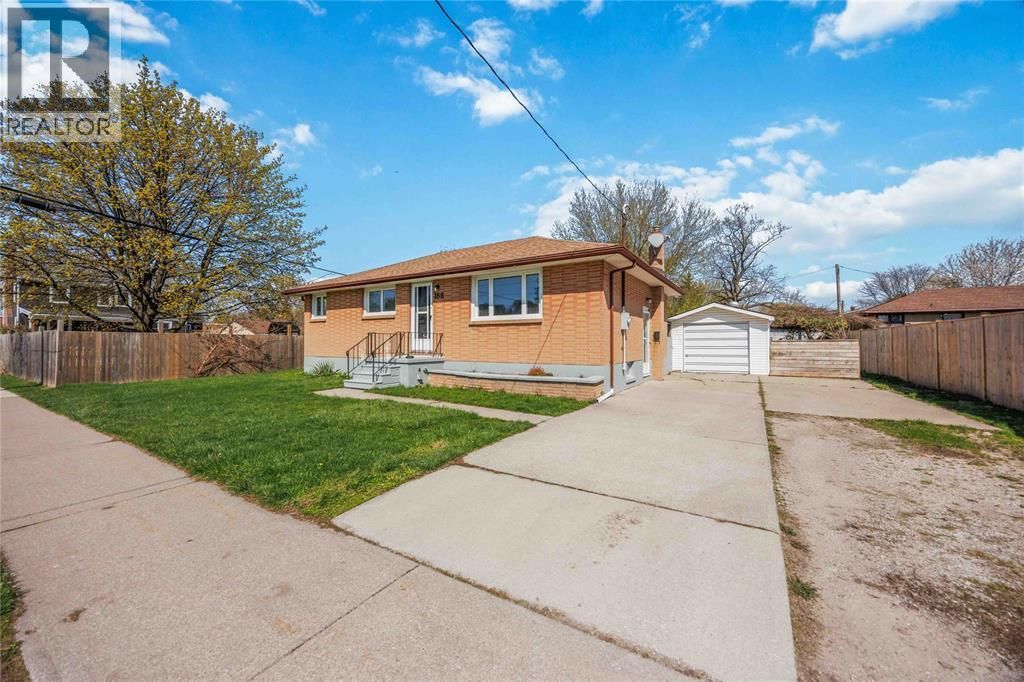 166 East Street South, Sarnia