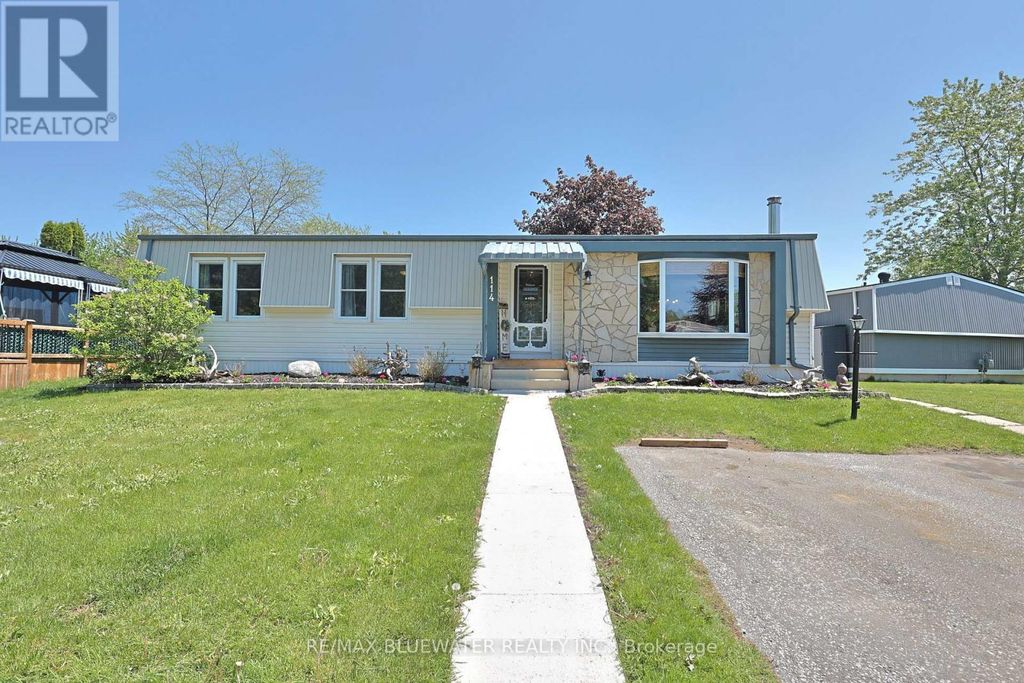 114 Pebble Beach Parkway, South Huron (stephen)