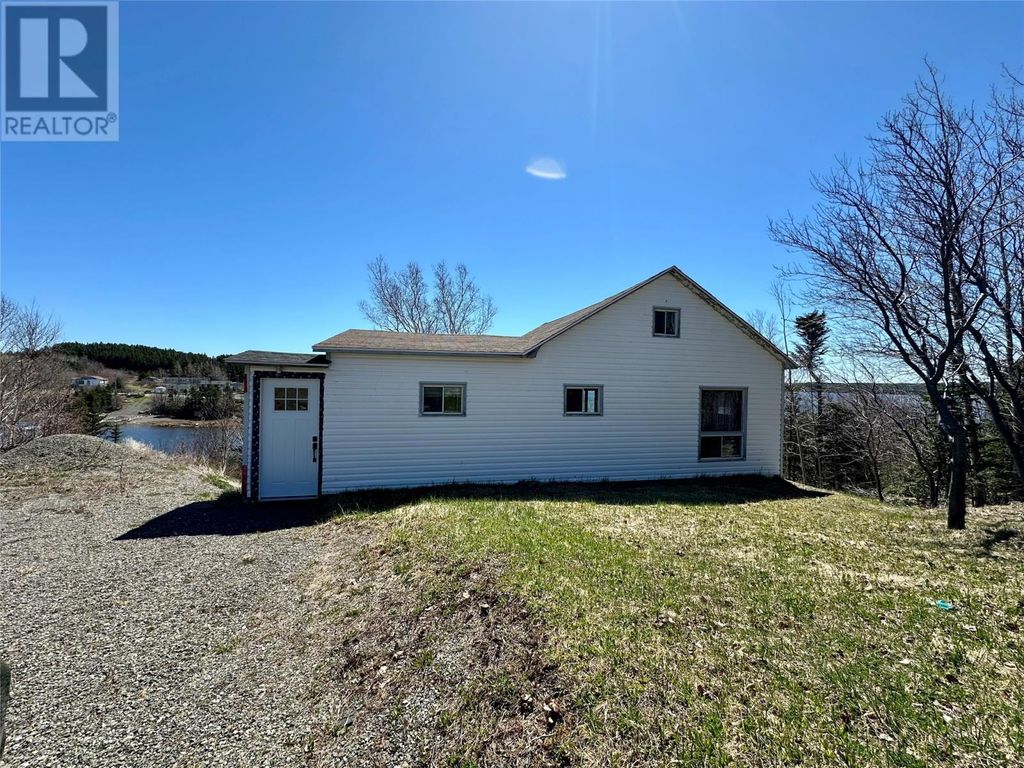 27 Village Cove Road W, Summerford