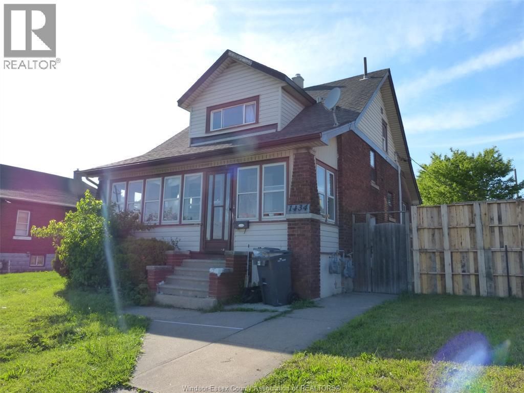 1434 Tecumseh Boulevard, Windsor